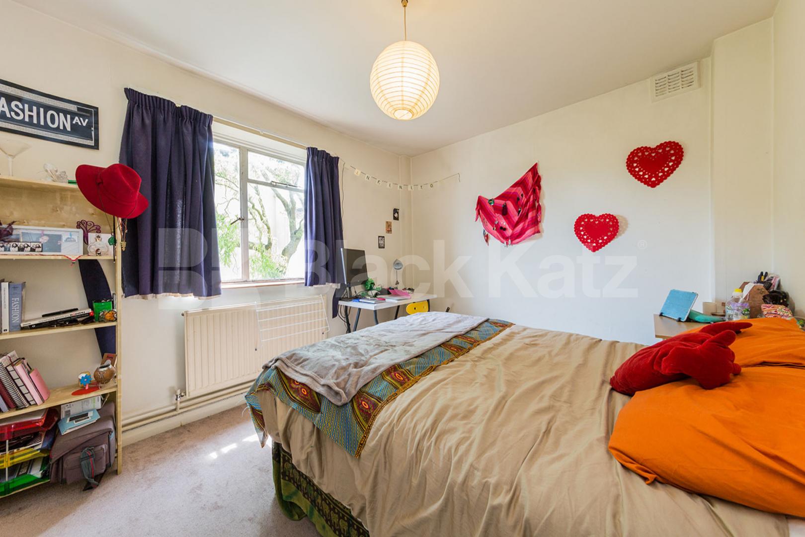Located close to a station this 2 bed offer fantastic views of East london Pemberton Gardens, Holloway